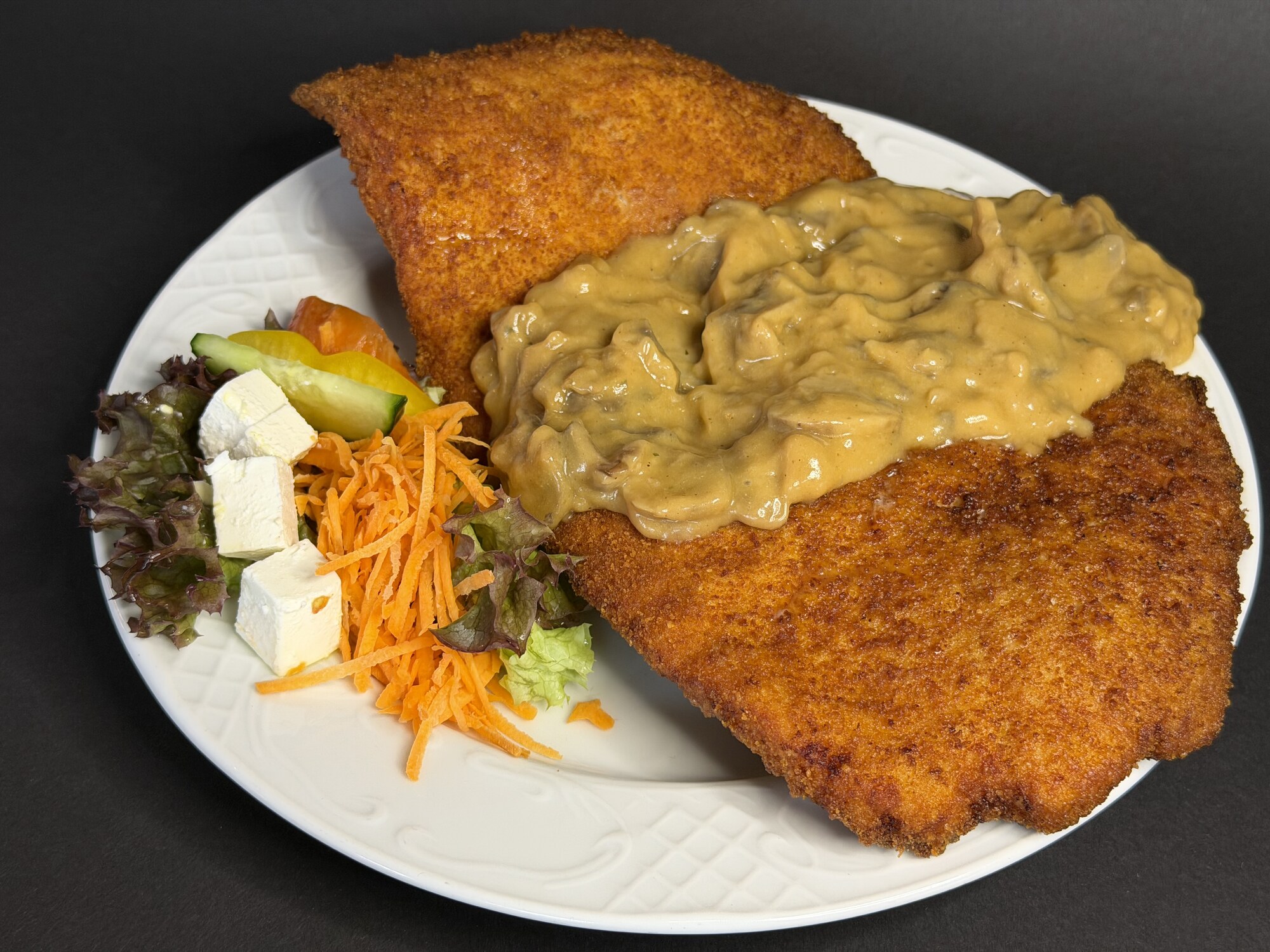 Jägerschnitzel mit Champignon-Rahmsauce